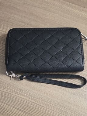 Black Quilted Wristlet Wallet - Unbranded